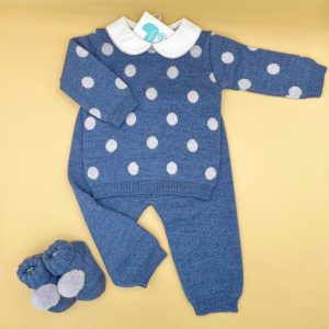 Completino e scarpe in lana