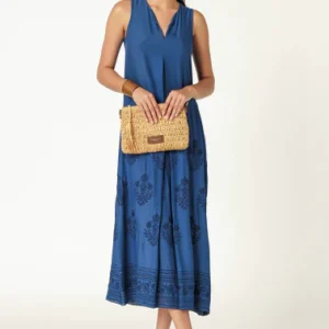 Abito lungo smanicato con ricamo