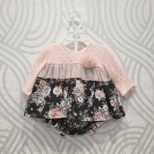 Completo neonata con stampa fiorata e sopra in lana con pon pon