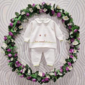 Completo neonata 100% cotone con ricamo bruco e rose comprese babbucce