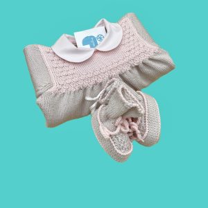 Completino e scarpe in lana