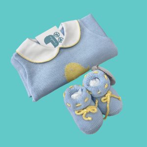 completino e scarpe in filo di cotone