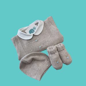 tutina, scarpe e cappello in lana