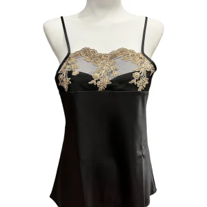 Top in raso con pizzo